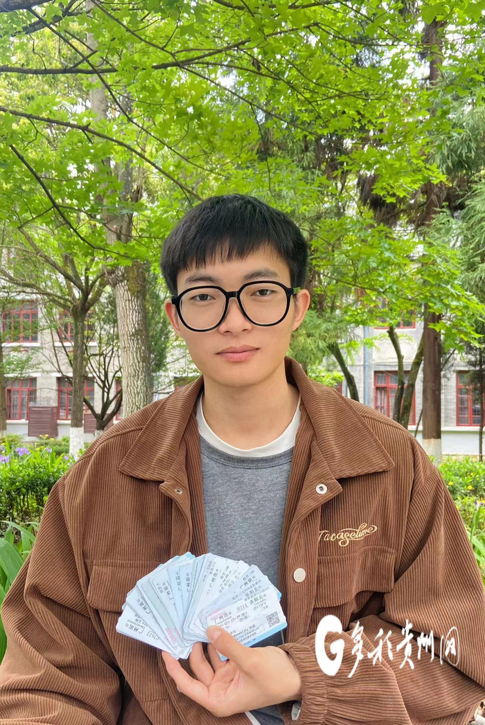 贵州大学文学院汉语言文学专业三年级学生 胡威