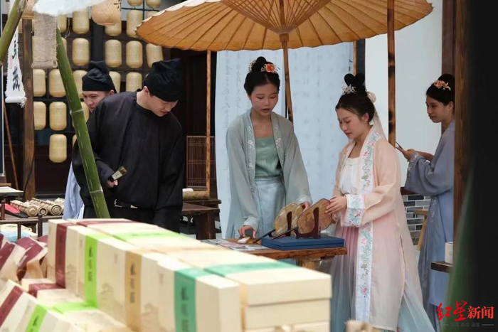 ↑还原的宋式古风市集