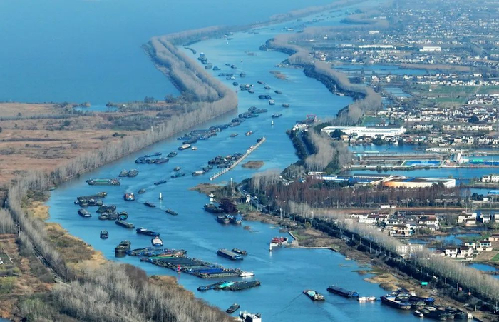 京杭大运河江苏扬州段 图片来源：新华社