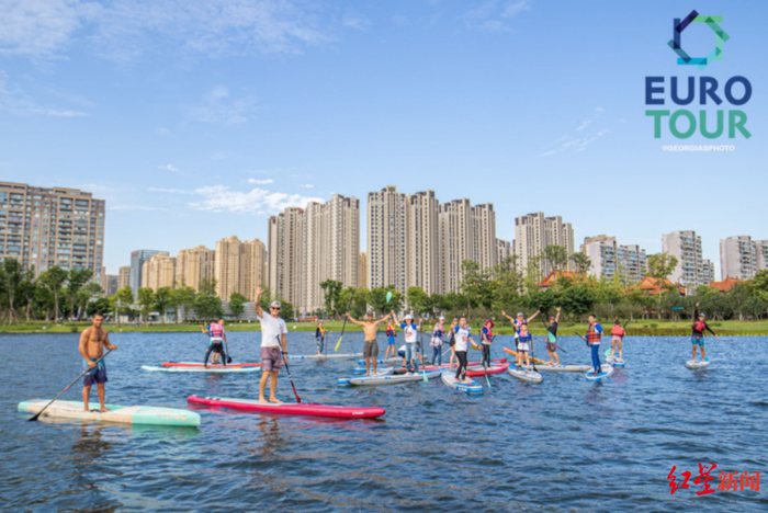 ▲锦城湖SUP桨板赛