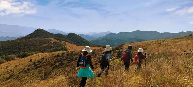 图/徒步强国开展户外徒步活动；来源/阿凯供图