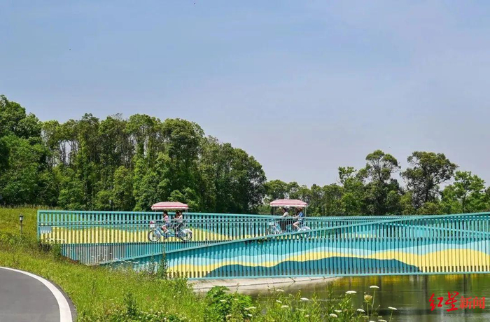 ▲市民在环城生态区骑行