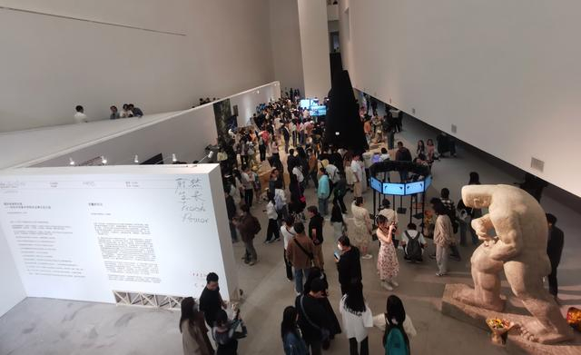 5月1日，2023年中央美院毕业季开启。新京报记者 苏季 摄