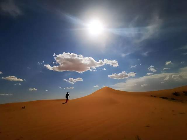 图/沙漠徒步；来源/王闯供图