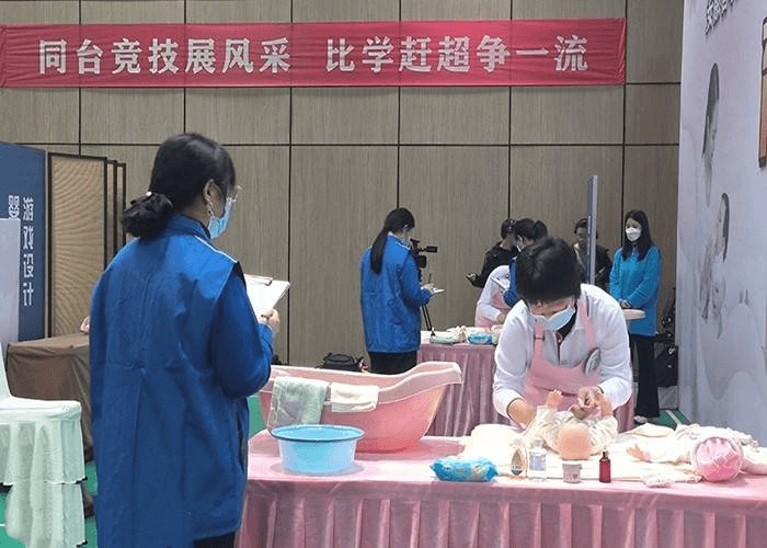 育儿培训。图源：网络