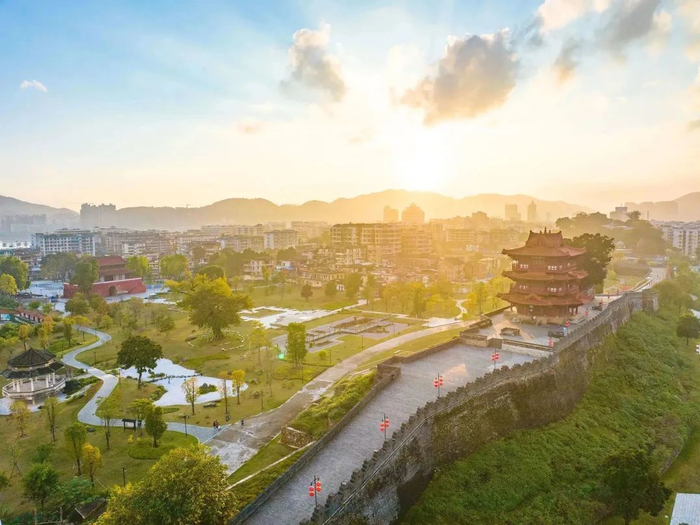 △肇庆古城墙。梁亮 摄