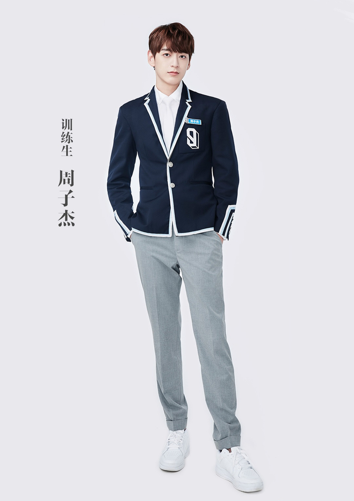 周子杰参加选秀节目时的照片