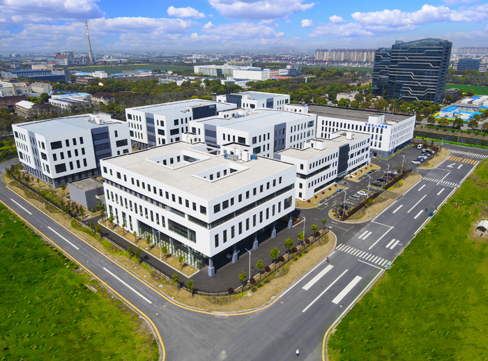 位于上海市金山区的华东无人机基地全景。（资料图片）