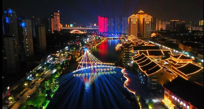 ▲水韵琅琊点亮临沂夜经济，增加城市“烟火气”。