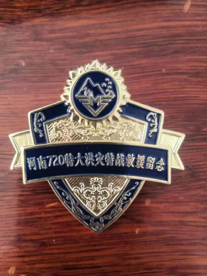 田震坤改装的背负式电台设备在河南720特大洪灾特战救援中发挥了重要作用