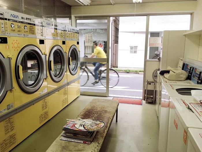 投币洗衣间。摄影：吉井忍
