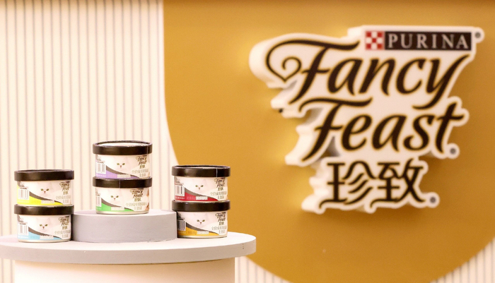 图为：珍致营养主食罐系列产品