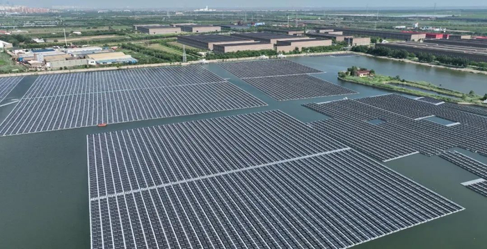 天津某钢铁公司水面渔光互补式光伏发电