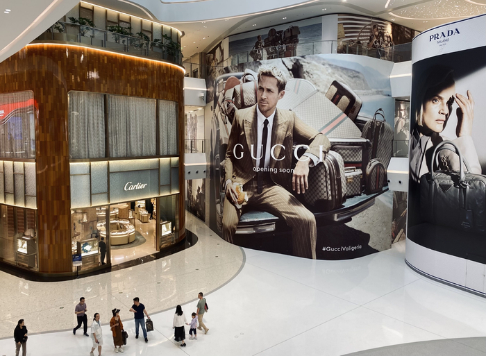 cdf海口国际免税城内，不少大牌店铺尚未开业。（时代周报王晨婷/摄）