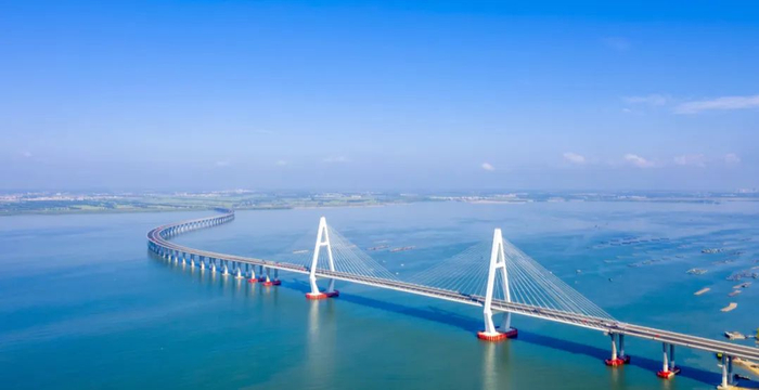 东雷高速   罗锦屏 摄