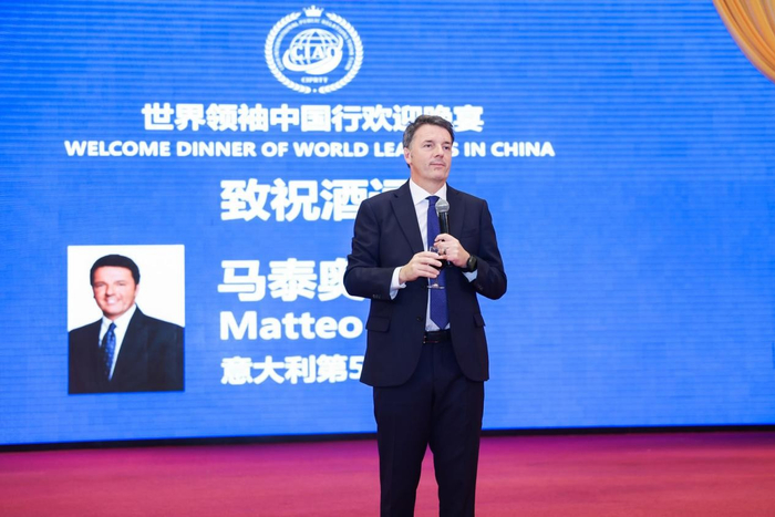 5月6日，意大利总理马泰奥·伦齐欢迎午宴在北京隆重举行，凯丽丰胸联合创始人、首席设计院长艾美院长应邀出席。