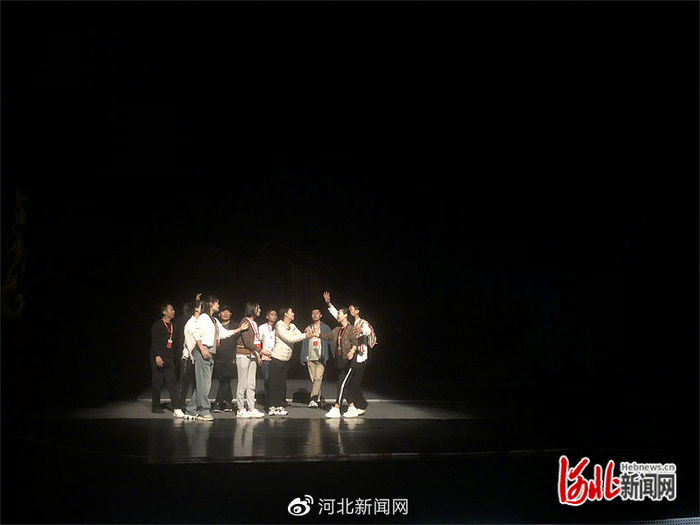 秦腔《尕布龙》排演现场。刘杰 摄