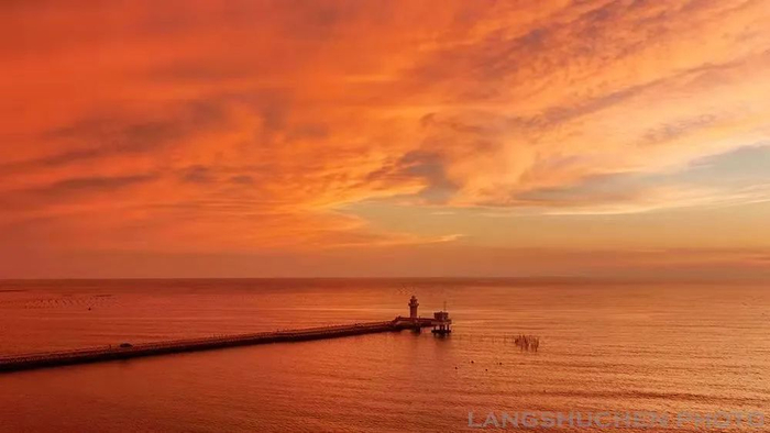 天成台晚霞。 郎树臣 摄