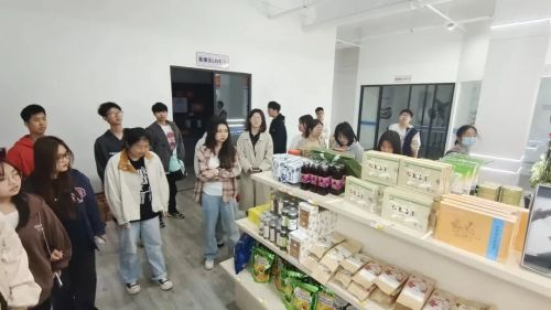 （来源：看头条网）