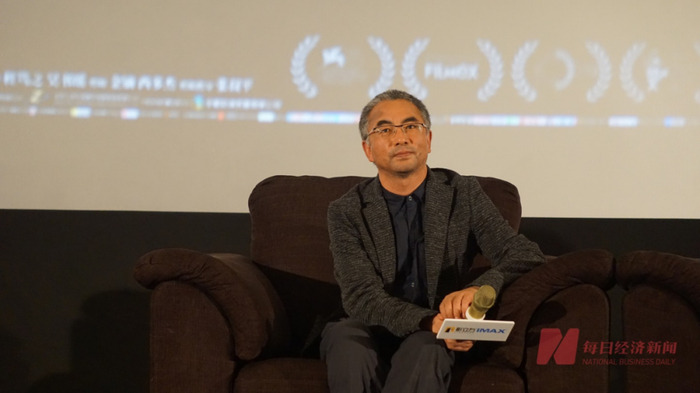 2019年，万玛才旦在成都接受每经记者专访 图片来源：每经记者 董兴生 摄（资料图）