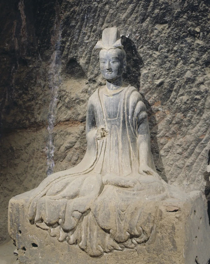 　　▲102窟维摩诘坐像，西魏时期。