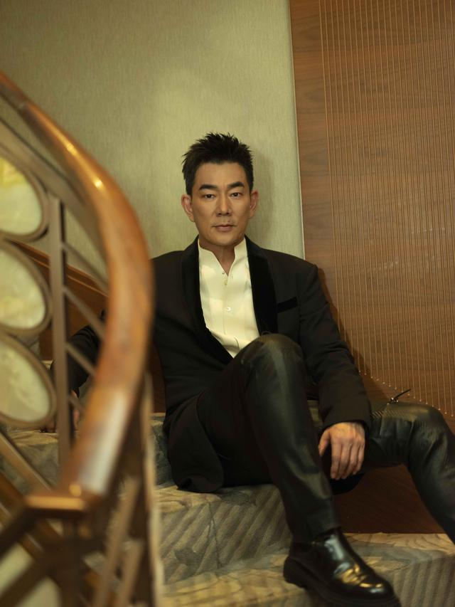 任贤齐自认可以把爱好和工作相结合，这让他在工作中并不感觉到累。  新京报记者 郭延冰 摄