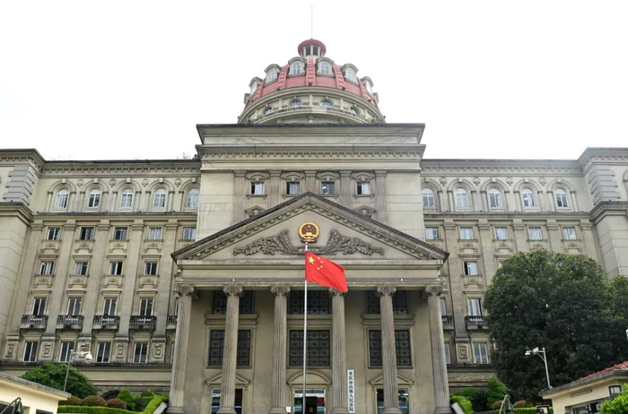 重庆市高级人民法院依法公开审理张波、叶诚尘故意杀人上诉案。图/中新图片网