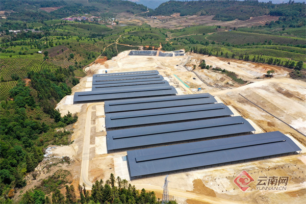 建设中的万头牧场村 2023年4月24日 奚川江 摄