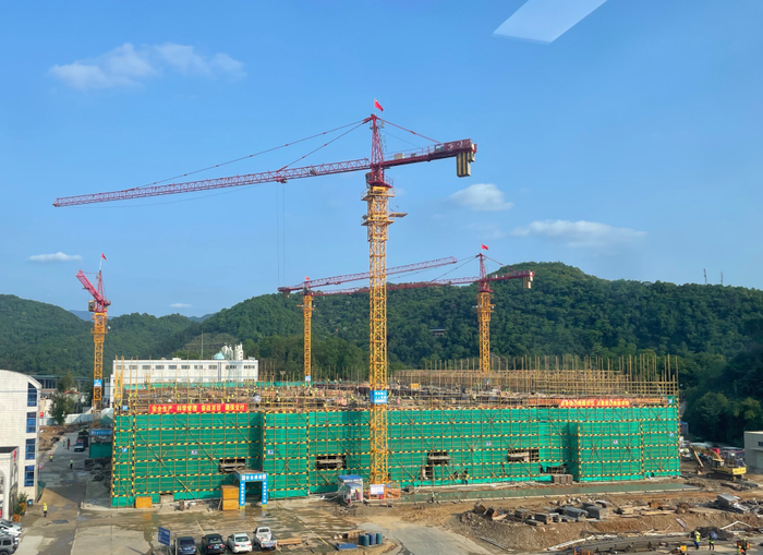 盈华科技工地 财联社记者 摄