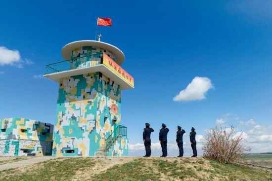 小白杨哨所是白杨市的文化名片。图/中新