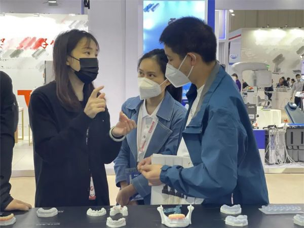 黑格科技自主研发材料体系高品质支持齿科全品类应用