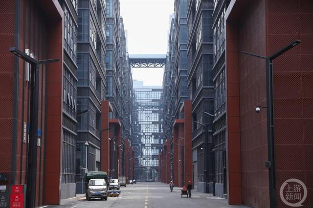 ▲海创大族机器人智造城园区街景。摄影/上游新闻记者 王凯