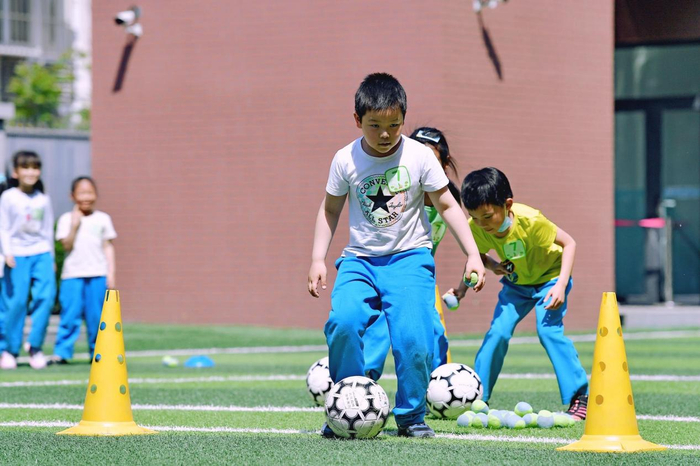 　　北京市西城区中古友谊小学第六届足球节活动。（学校供图）