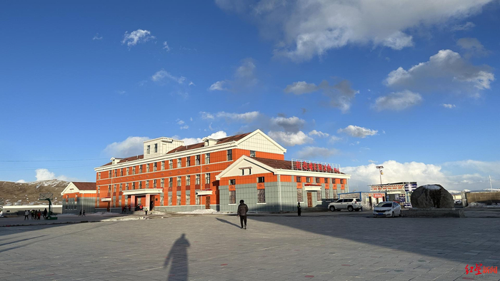 ↑地震后重建的校舍