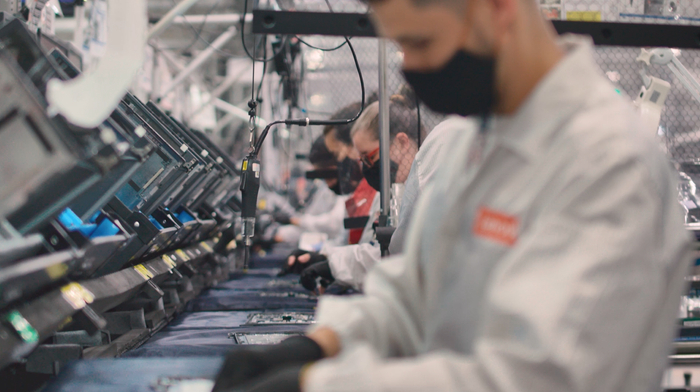 ▲联想笔记本电脑在巴西的工厂车间