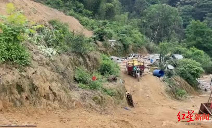 ↑拆除后的养殖场 受访者供图