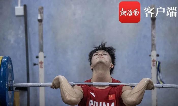 　　海南举重运动员何岳基。新海南客户端记者 刘洋 摄