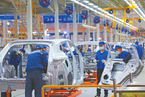 西安比亚迪草堂工业园比亚迪新能源汽车零部件增产扩能项目车间。记者 孙鹏摄