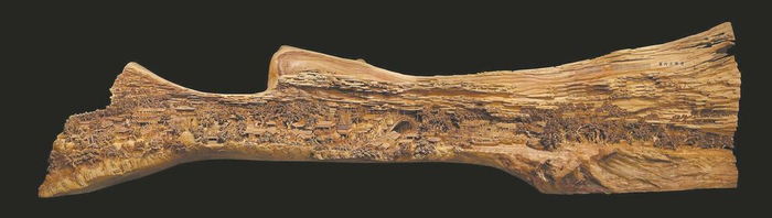 郑春辉木雕作品《清明上河图》    （资料图片）