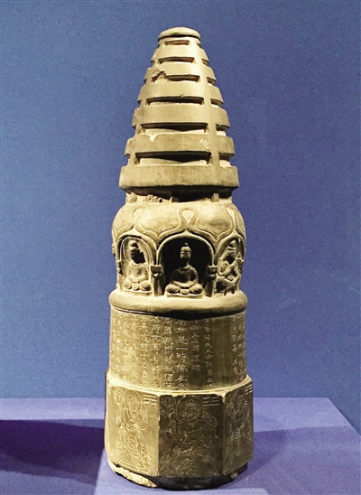 “长安丝路东西风”文物展上展出的高善穆造佛塔