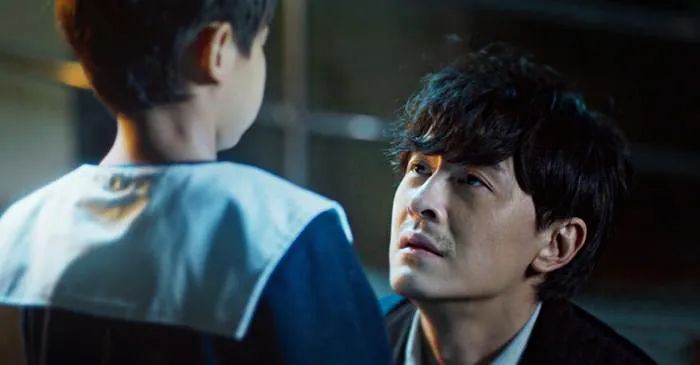 余镇元与儿子/《不良执念清除师》剧照