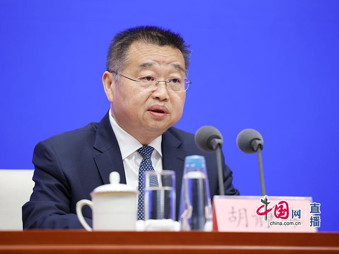 ↑国家医疗保障局局长胡静林