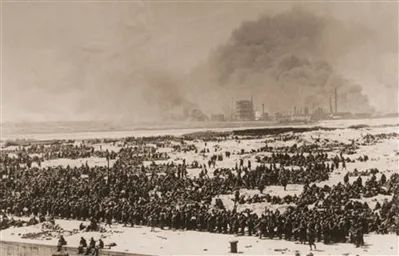 敦刻尔克大撤退场景图。