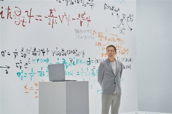   （张朝阳《“向Young”不怕晚》视频画面）