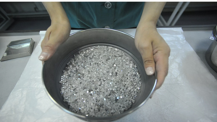 ↑七国集团现在正在讨论对俄罗斯钻石出口实施制裁。资料图