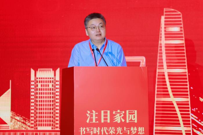 图：上海市作家协会专职副主席、秘书长马文运致辞