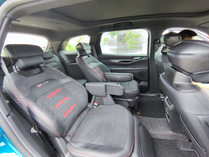 锐界L舒适豪华内部空间。 华龙网-新重庆客户端 曹凯 摄