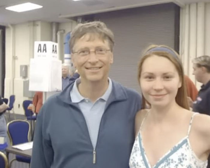 ↑比尔·盖茨和俄罗斯桥牌选手米拉·安东诺娃