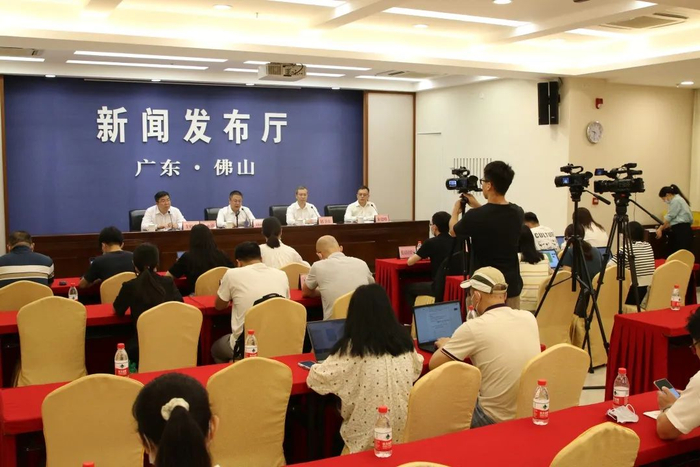 发布会问题解答现场。