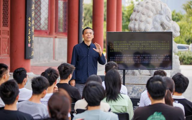 王国彬授课现场。 新京报记者王子诚 摄